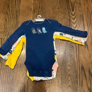 Bundle of 6 NB Carters bodysuits